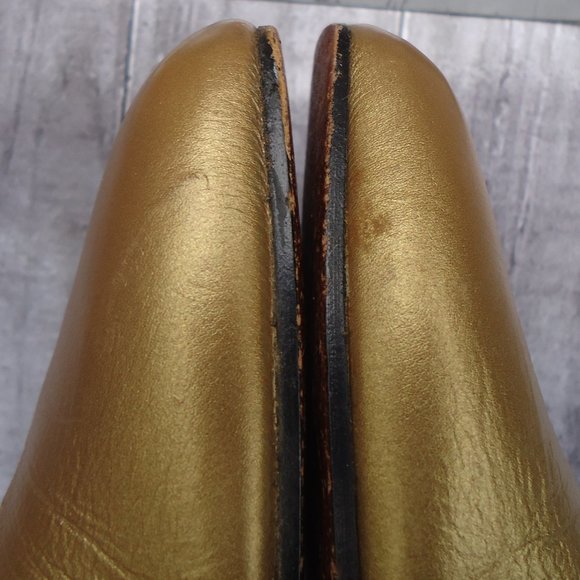 SIZE 7.5. Stuart Weitzman VTG gold /metallic leather shoes. - Picture 13 of 16
